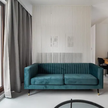 Wola Artistic Designer By Bookinghost Apartmán