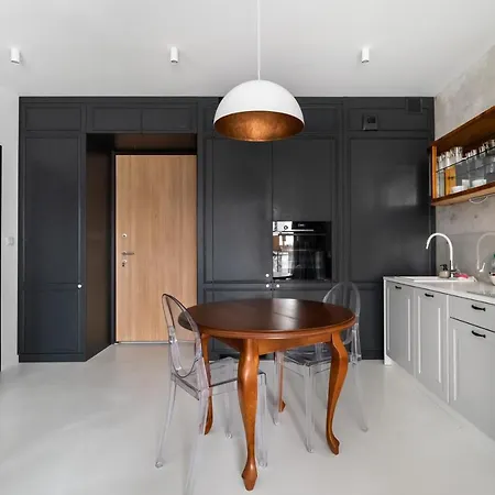 Wola Artistic Designer By Bookinghost Apartmán
