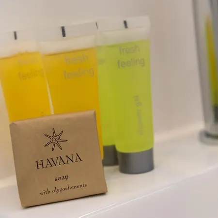 Wola Artistic Designer By Bookinghost Apartmán