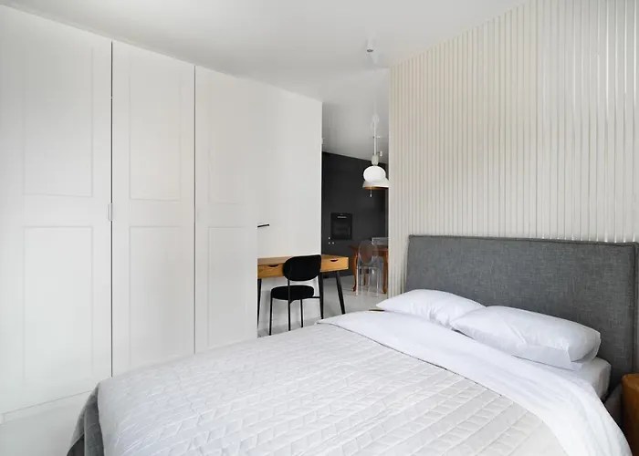 Wola Artistic Designer By Bookinghost Lejlighed *